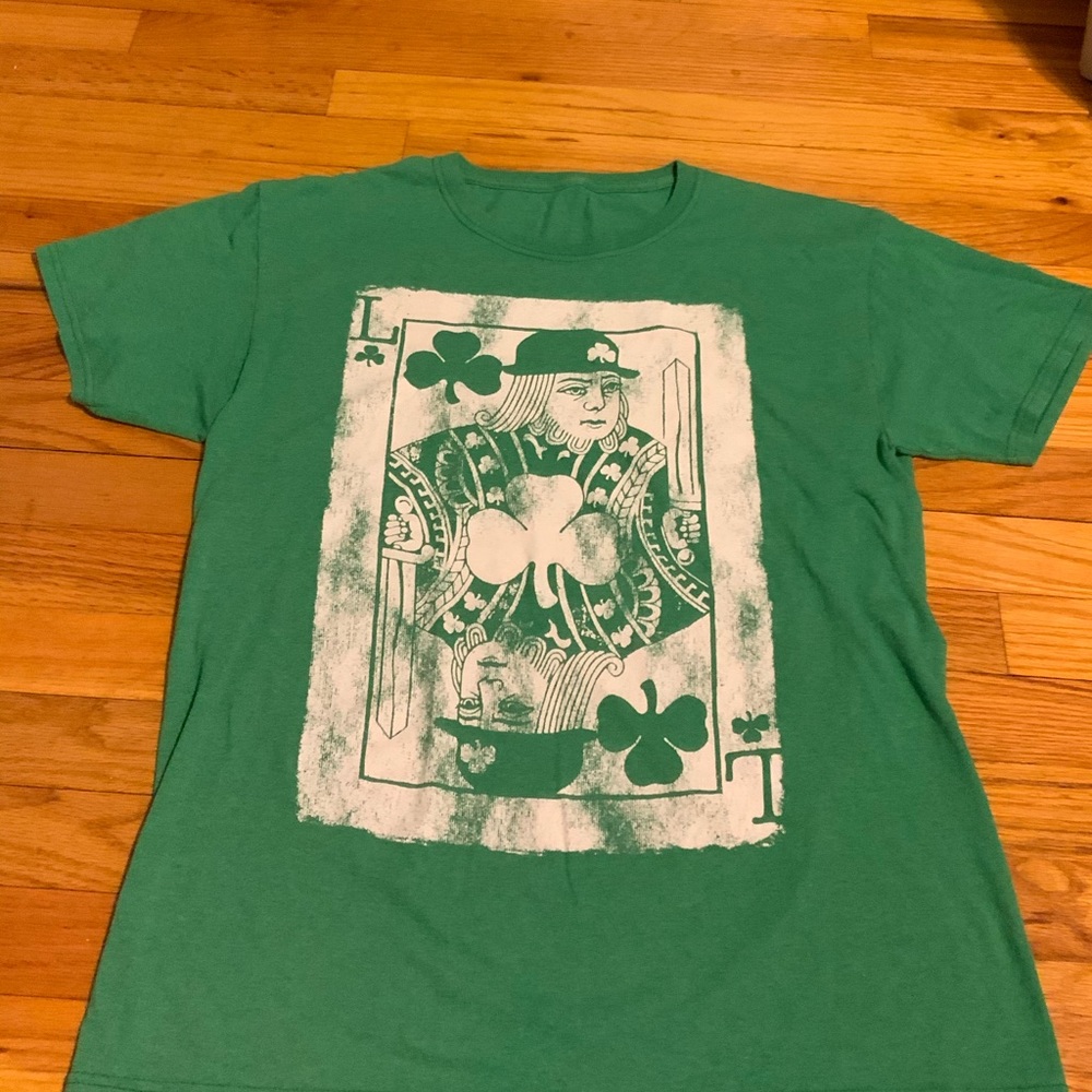Lucky playing card clover green tee, Irish theme M